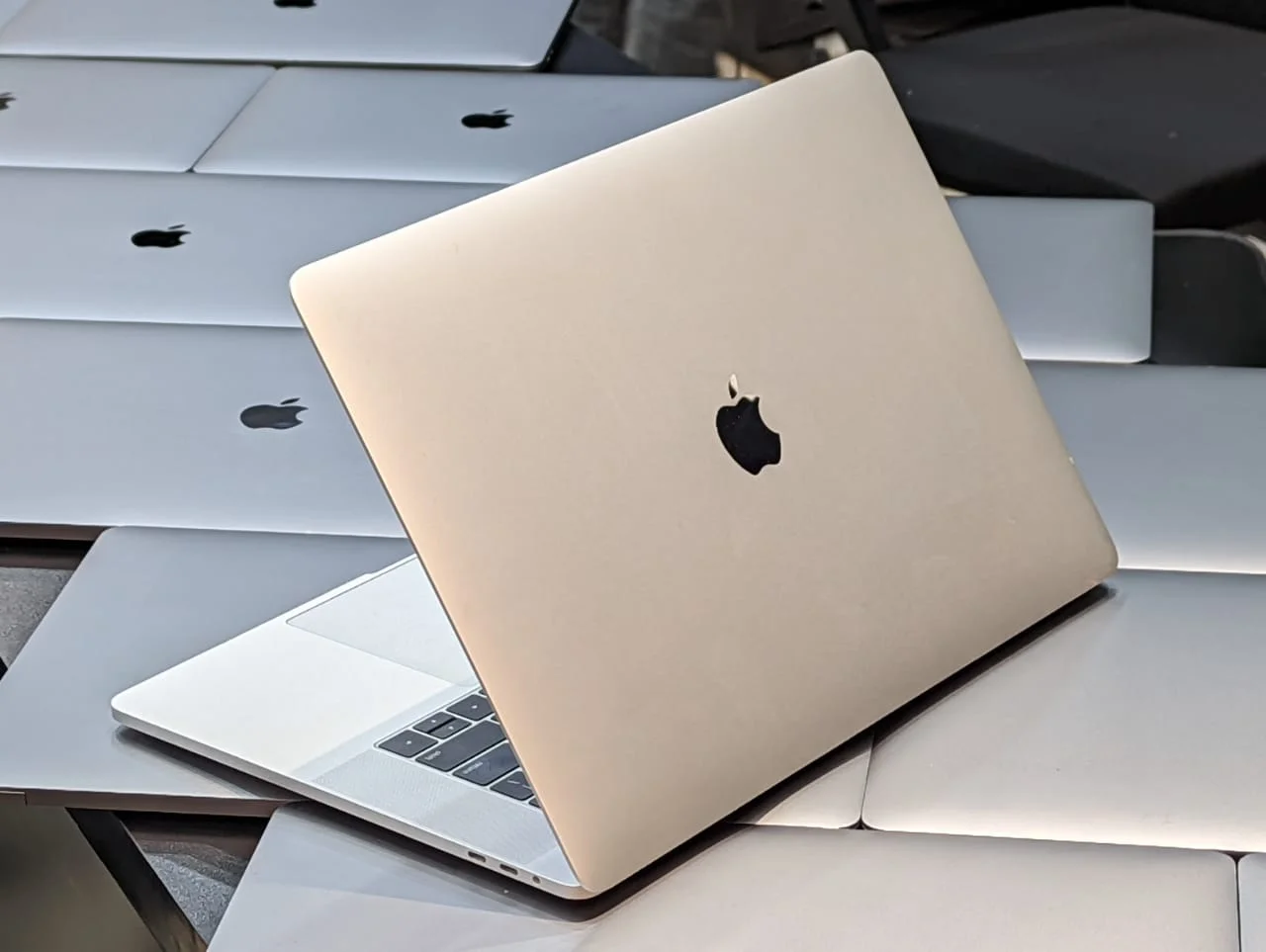 buy macbook pro m4