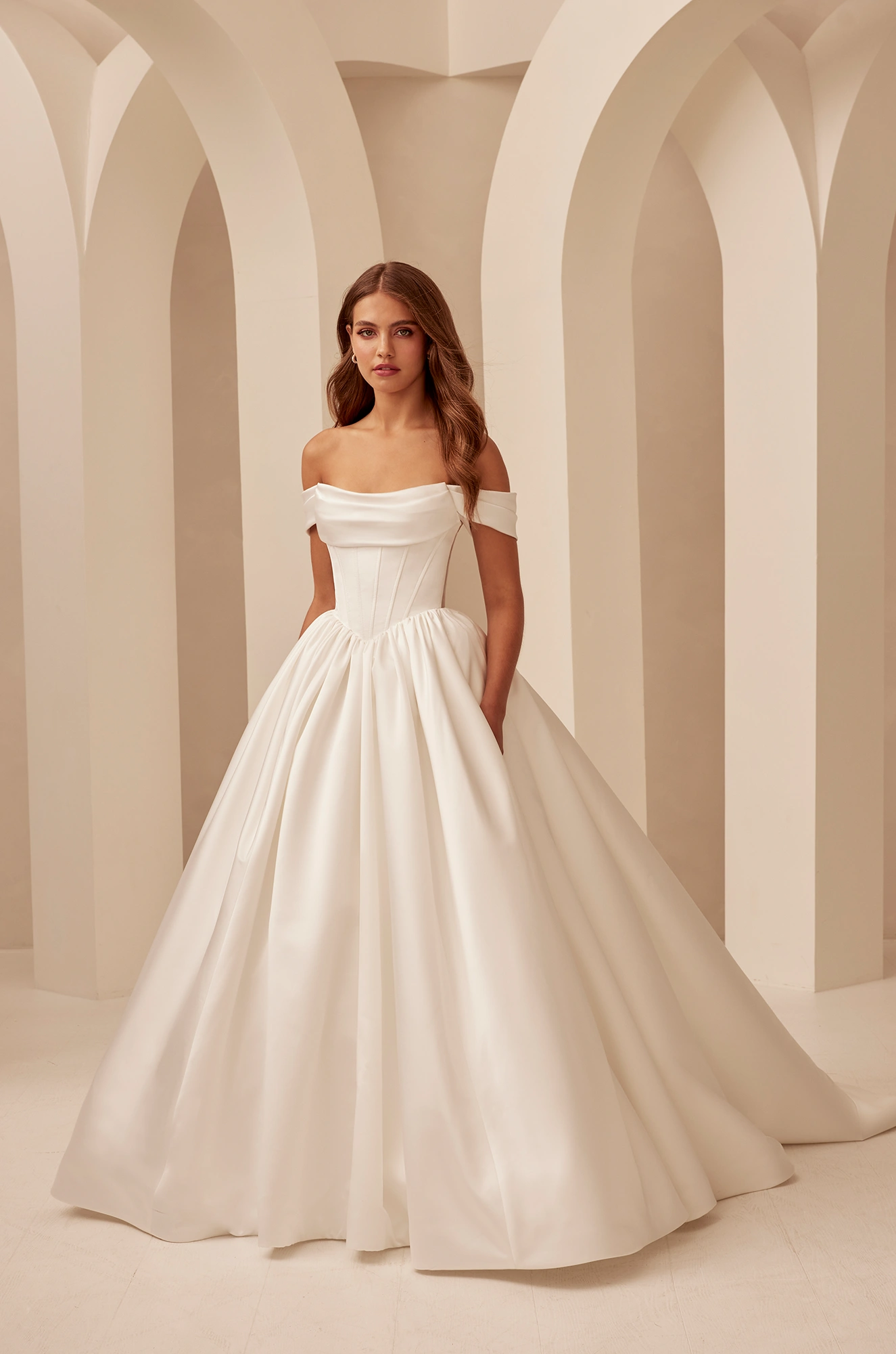 Ball Gown Wedding Dresses: Dramatically Elegant and Timeless