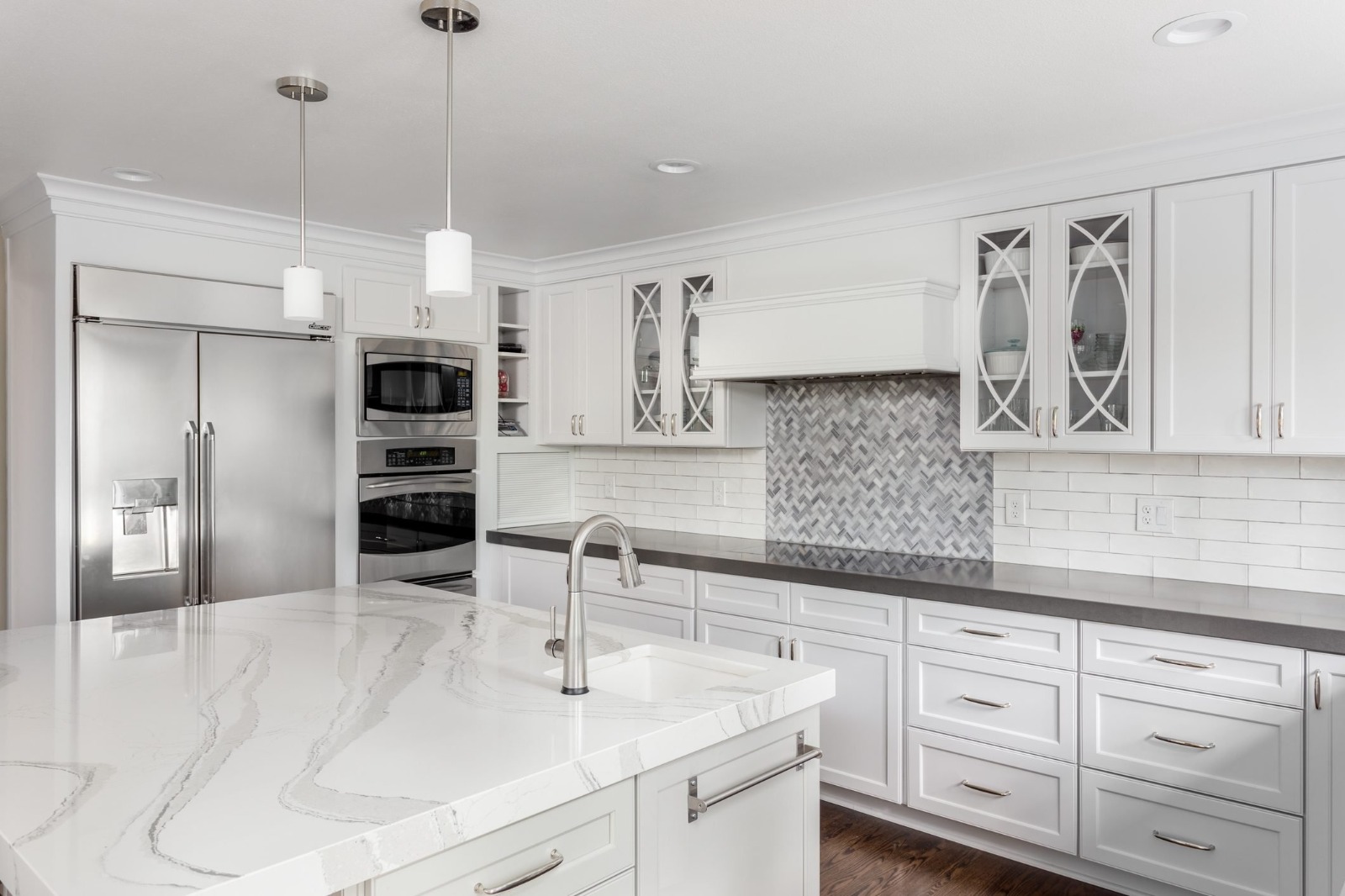 White oak shaker cabinets